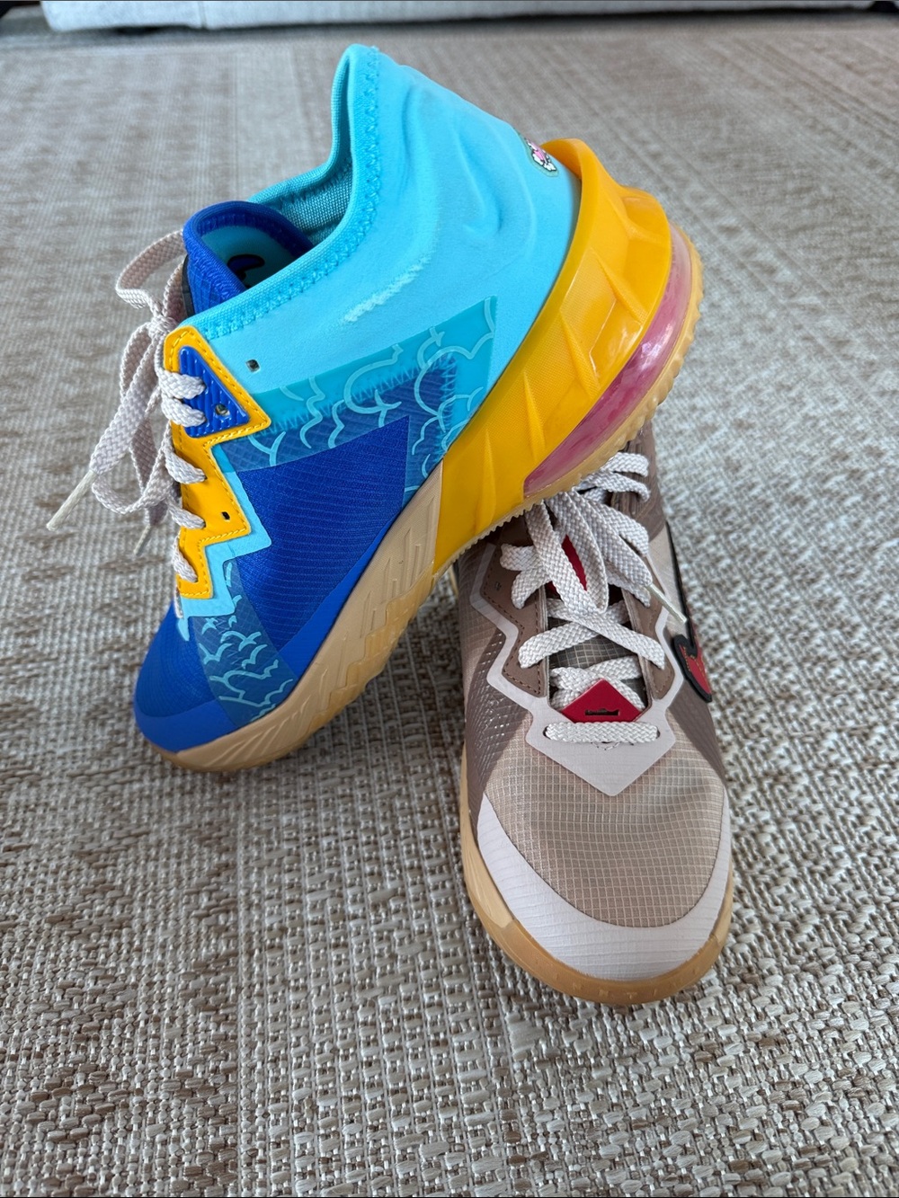 Nike LeBron 19 Tune Squad Space Jam Sneakers 6Y